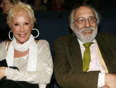 Ζωή Λάσκαρη – Αλέξανδρος Λυκουρέζος: Γιατί δεν έχουμε δει ποτέ φωτογραφία από το γάμο τους;